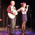 Sys Bjerre synger duet med far Nikolai